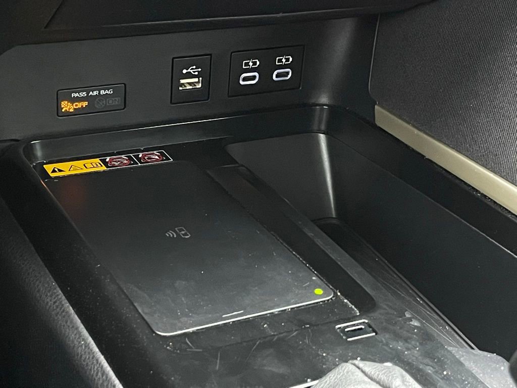 Used 2025 Toyota Camry SE image 19