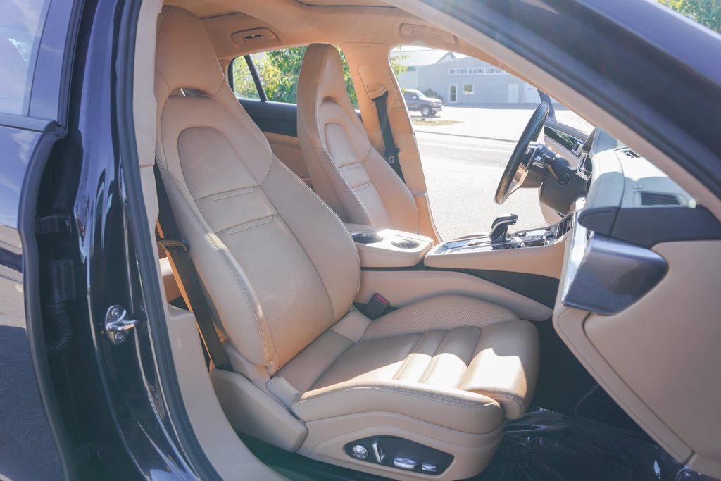 Used 2018 Porsche Panamera 4 image 38