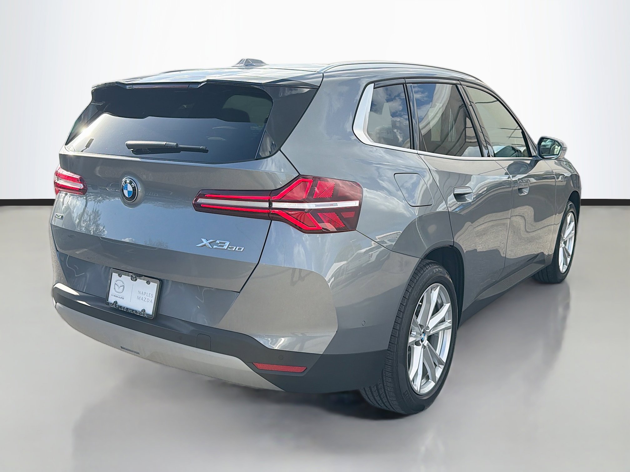 Used 2025 BMW X3 xDrive30i w/ Premium Package image 3