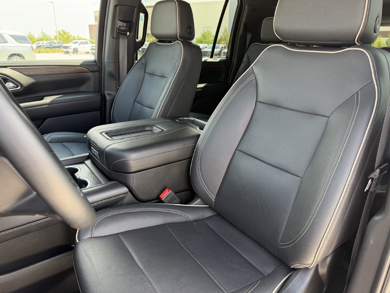 Used 2023 Chevrolet Suburban Premier AWD/4WD image 24