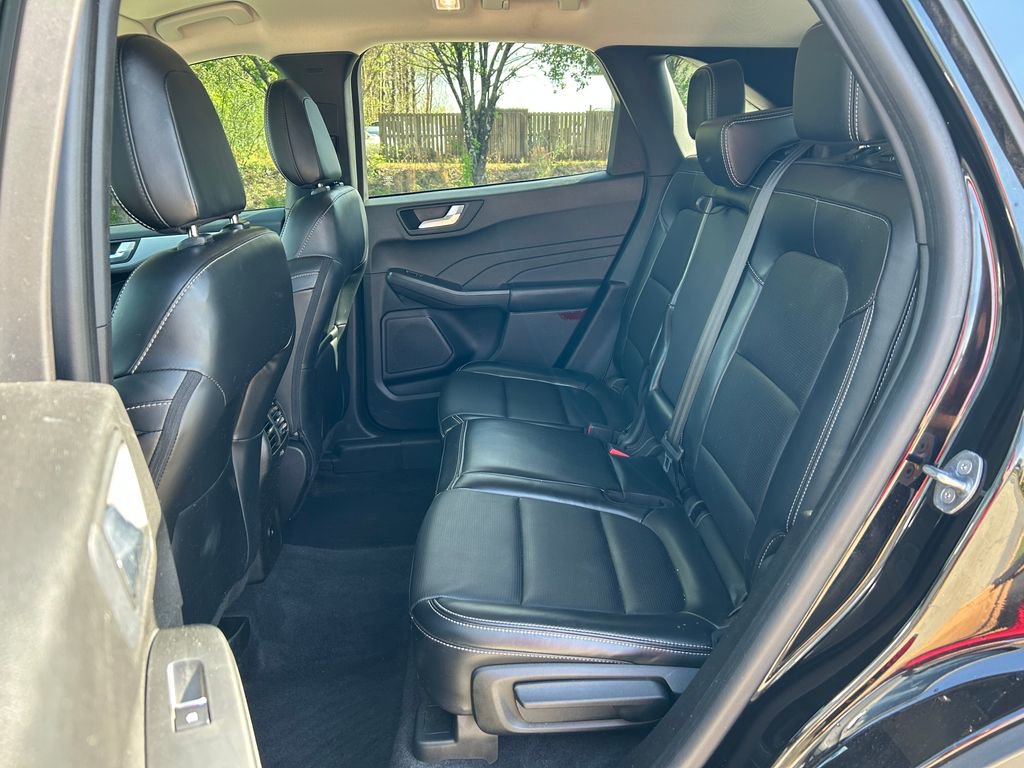 Used 2023 Ford Escape Platinum AWD/4WD image 25
