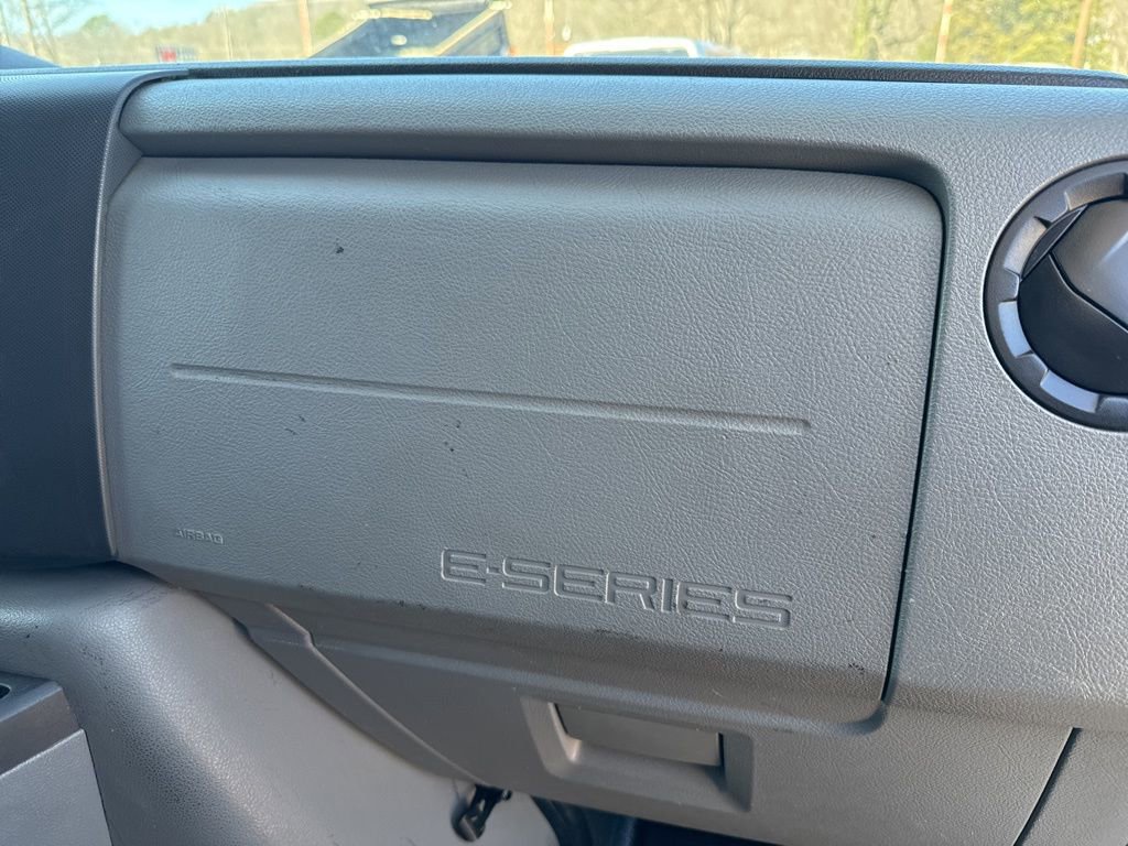 Used 2015 Ford E-350 and Econoline 350 Super Duty image 22