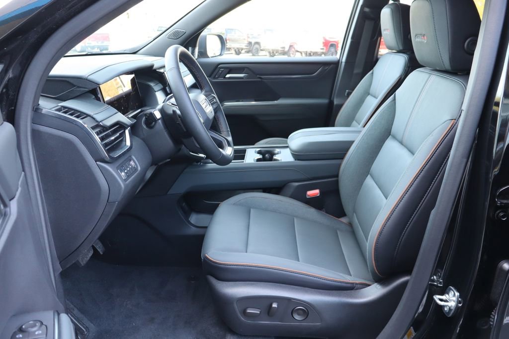 Used 2025 GMC Acadia AT4 w/ LPO, Floor Liner Package AWD/4WD image 4