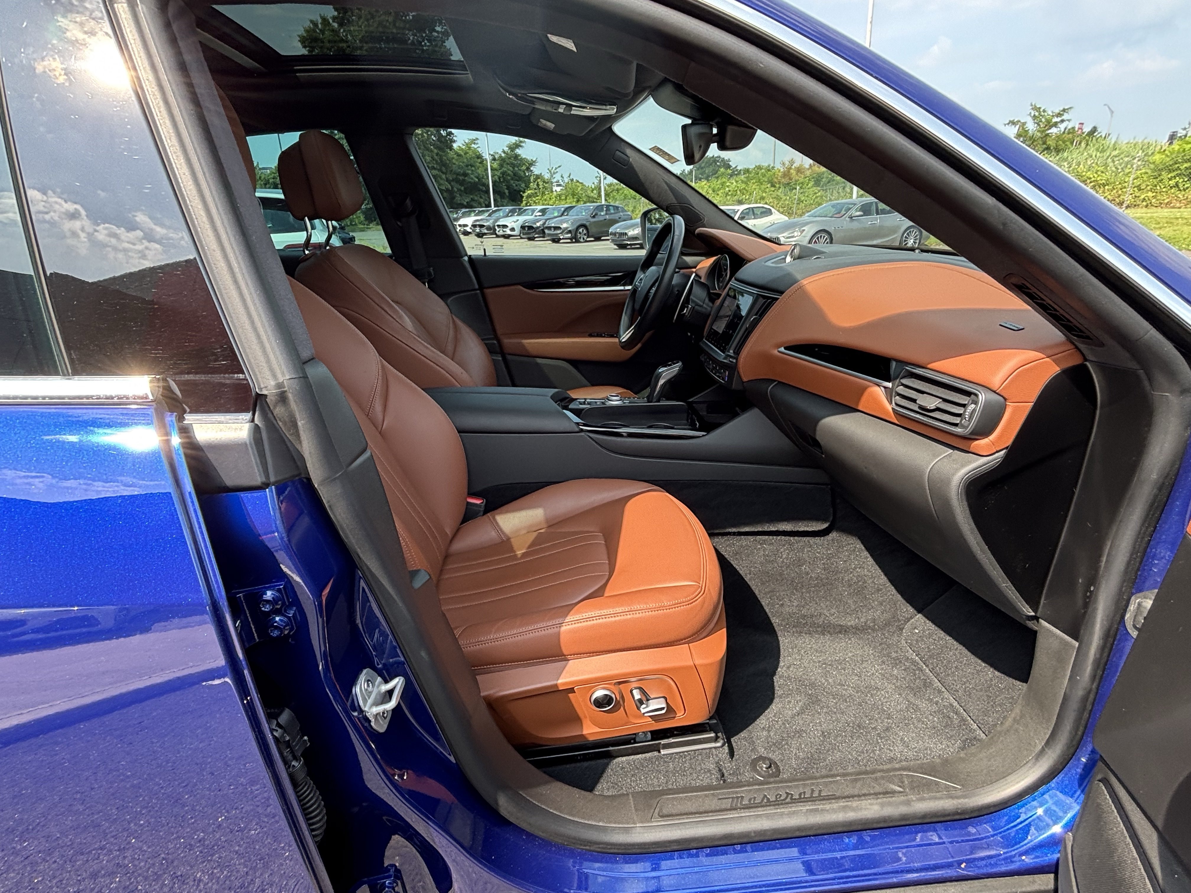 Used 2021 Maserati Levante S AWD/4WD image 29