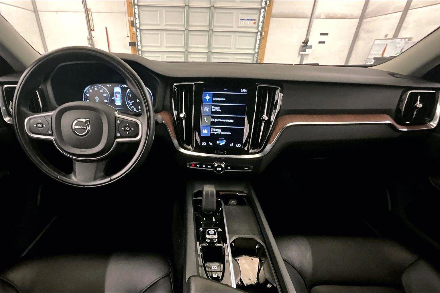 Used 2022 Volvo S60 B5 Momentum w/ Advanced Package image 14