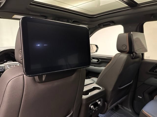 New 2026 GMC Yukon XL AT4 w/ AT4 Premium Plus Package AWD/4WD image 23