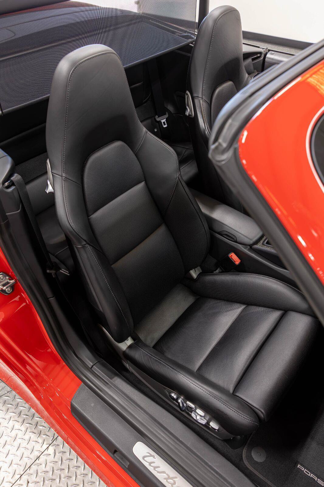 Used 2015 Porsche 911 Turbo S AWD/4WD image 85