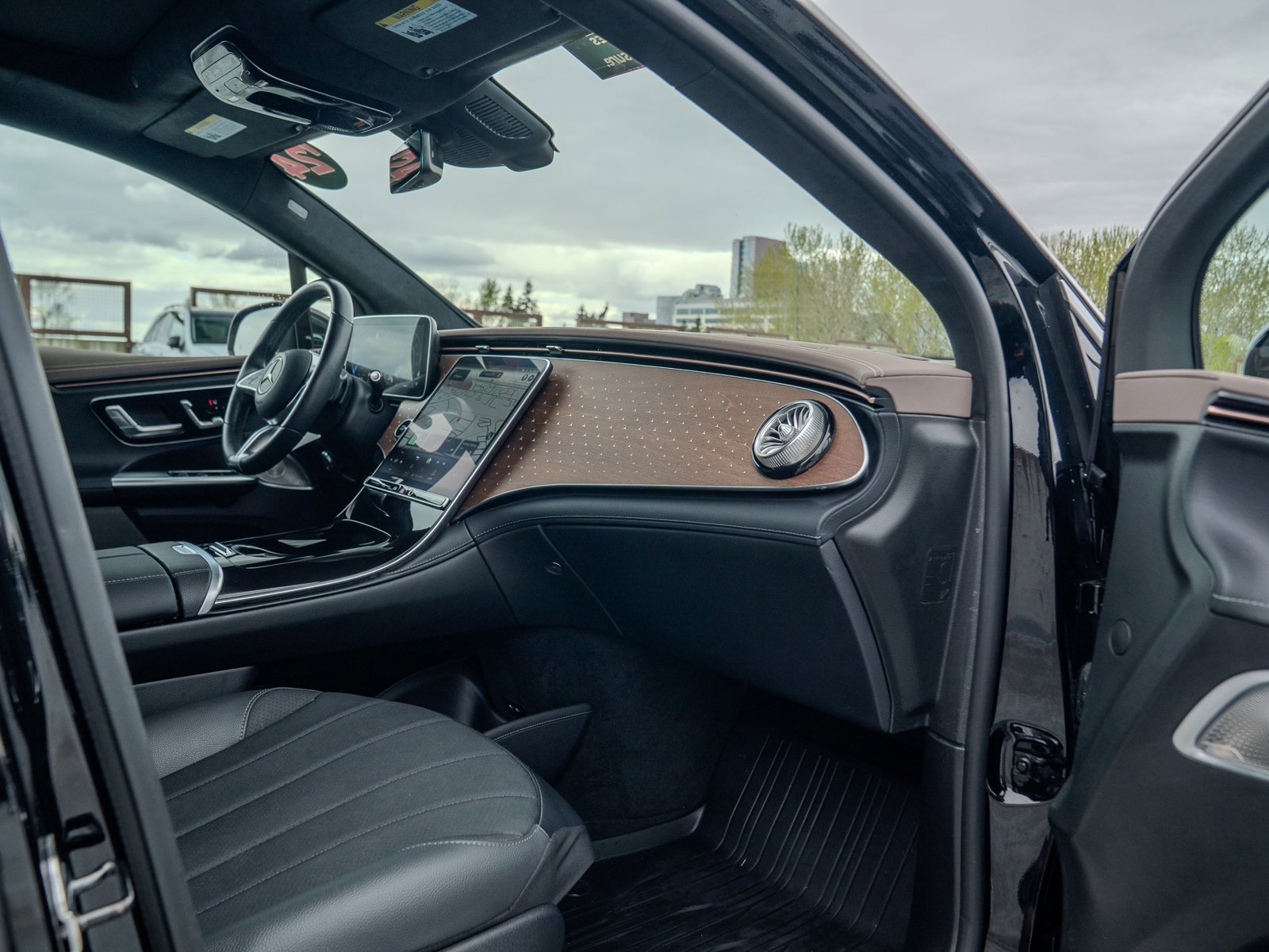 Used 2024 Mercedes-Benz EQE 350+ 4MATIC SUV w/ Driver Assistance Package image 29