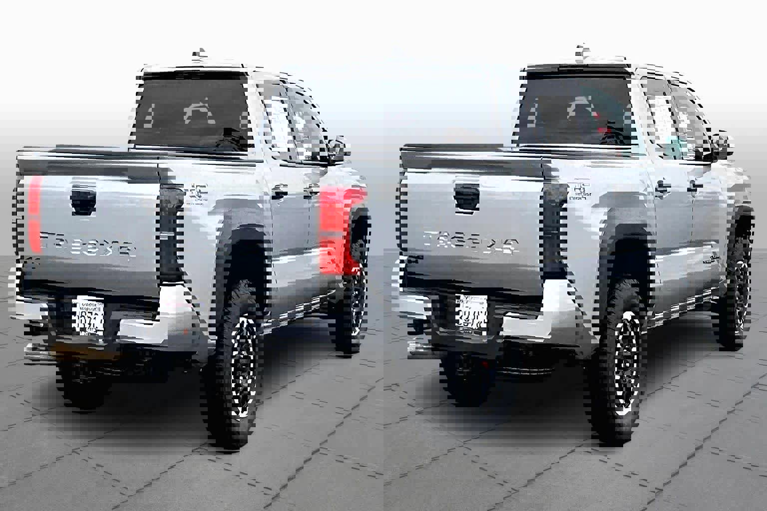 Certified 2025 Toyota Tacoma TRD Off-Road image 12