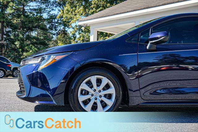 Used 2025 Toyota Corolla LE FWD image 15