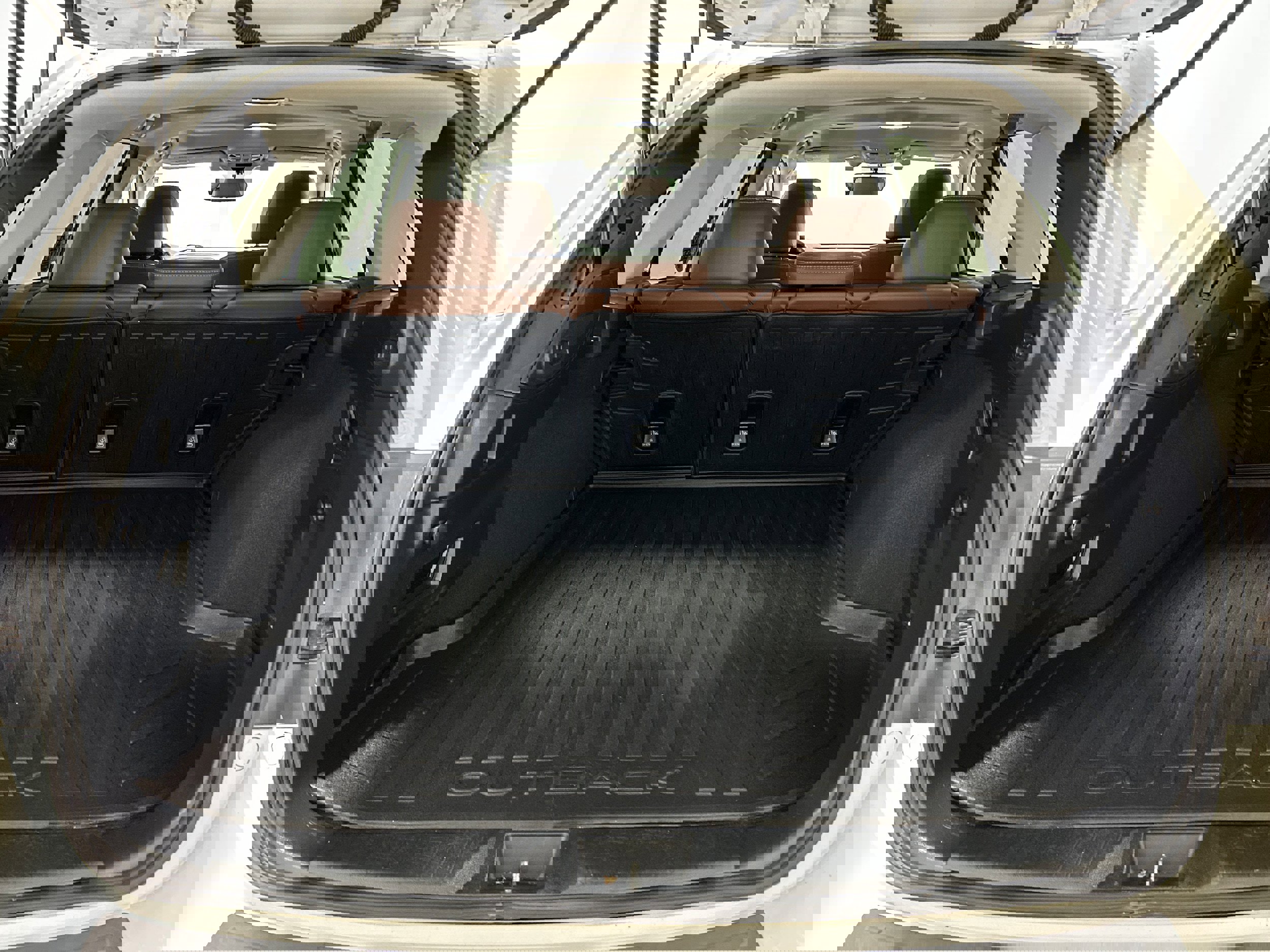 Used 2019 Subaru Outback 3.6R Touring image 35