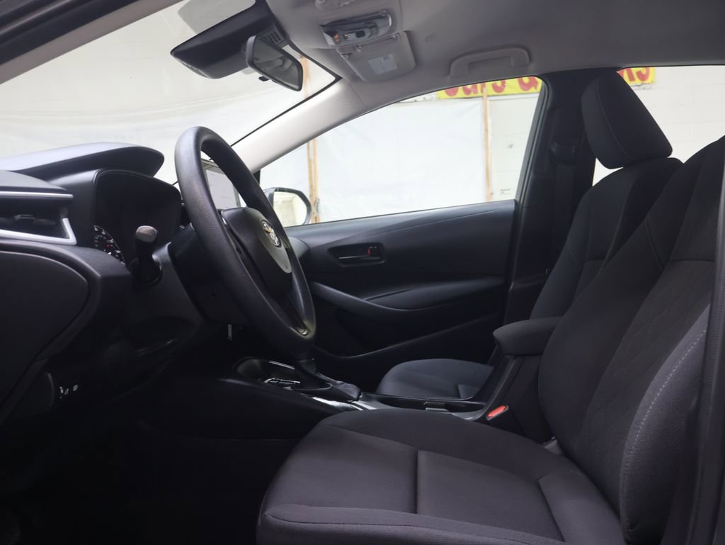 Used 2025 Toyota Corolla LE image 15