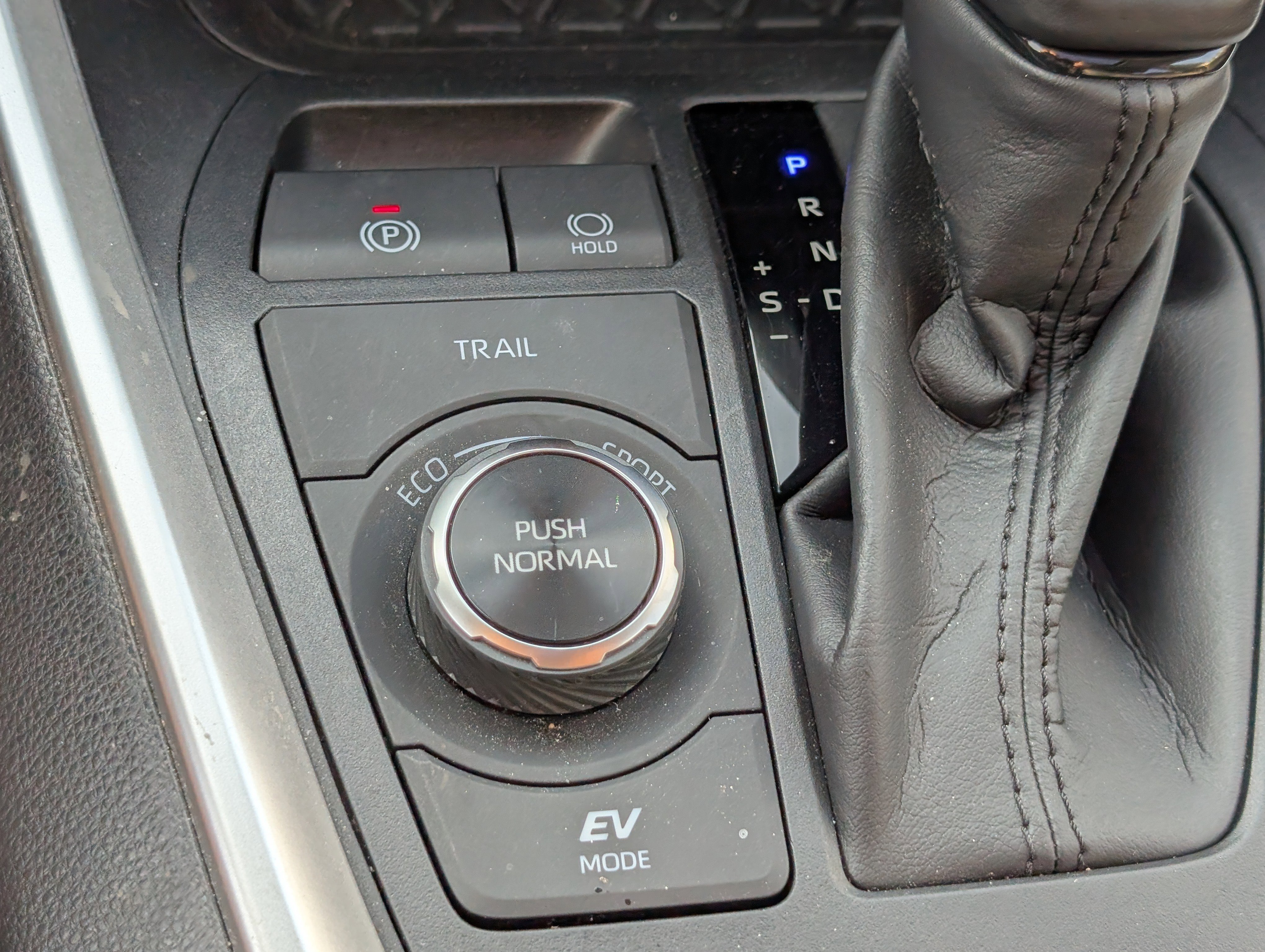 Used 2023 Toyota RAV4 XLE Premium image 26