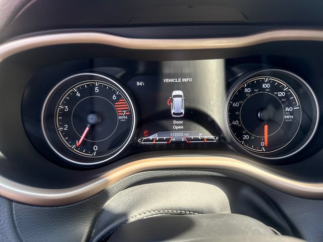 Used 2017 Jeep Cherokee Limited w/ Luxury Group FWD image 12