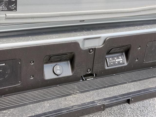 Used 2023 GMC Sierra 1500 Denali Ultimate AWD/4WD image 7