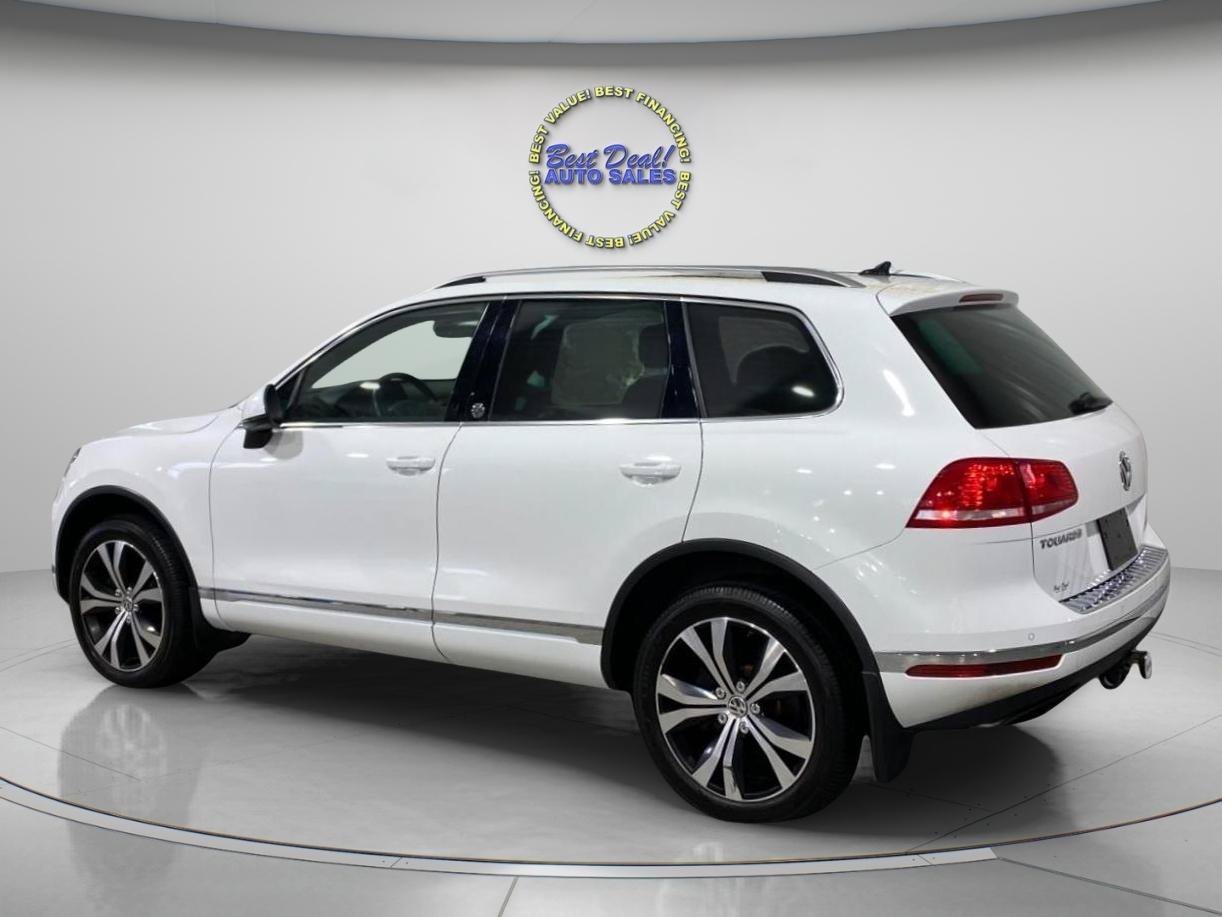 Used 2017 Volkswagen Touareg Wolfsburg Edition AWD/4WD image 3