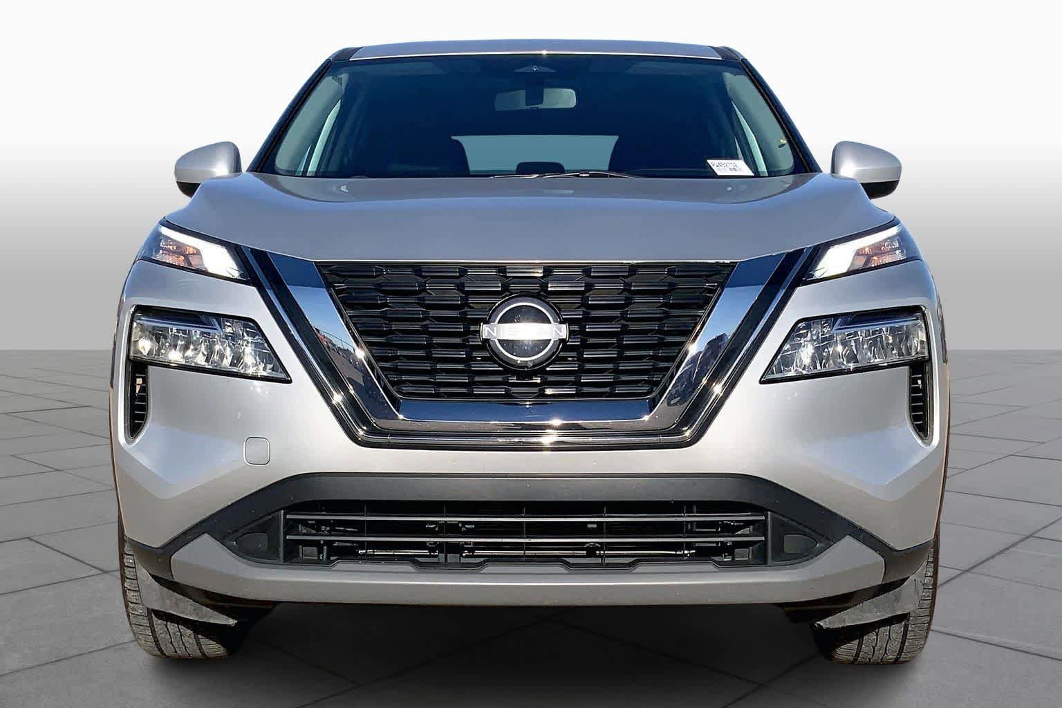 Used 2023 Nissan Rogue SV AWD/4WD image 4