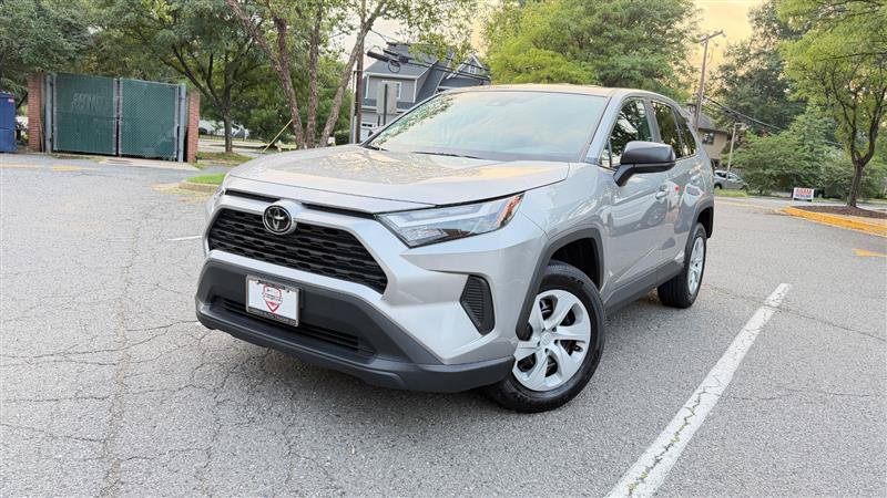 Used 2025 Toyota RAV4 LE AWD/4WD image 3