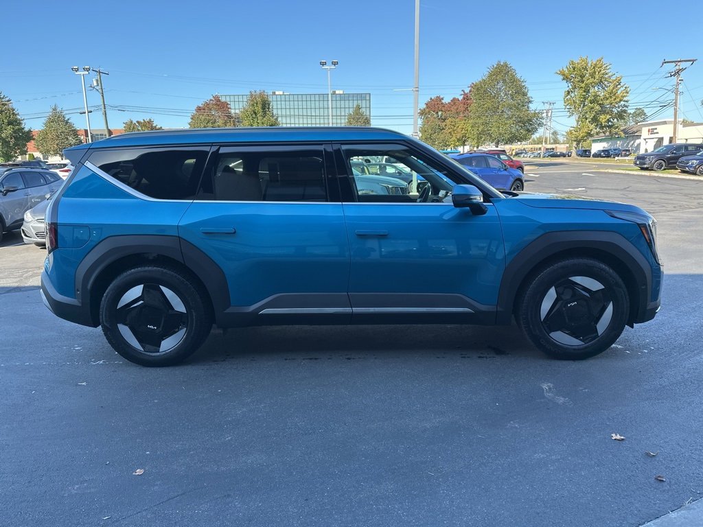 New 2026 Kia EV9 Wind image 5