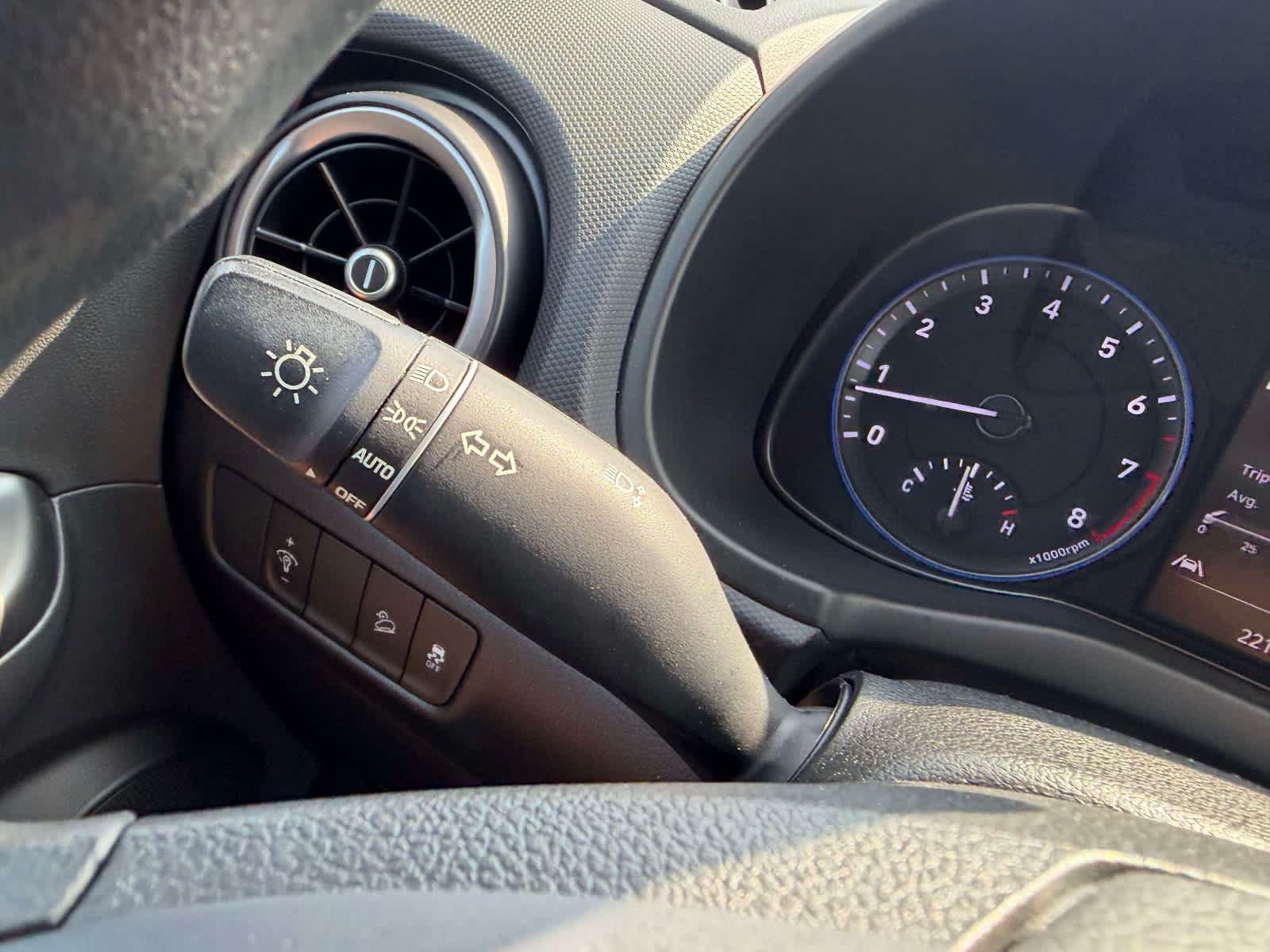 Used 2023 Hyundai Kona SEL AWD/4WD image 30