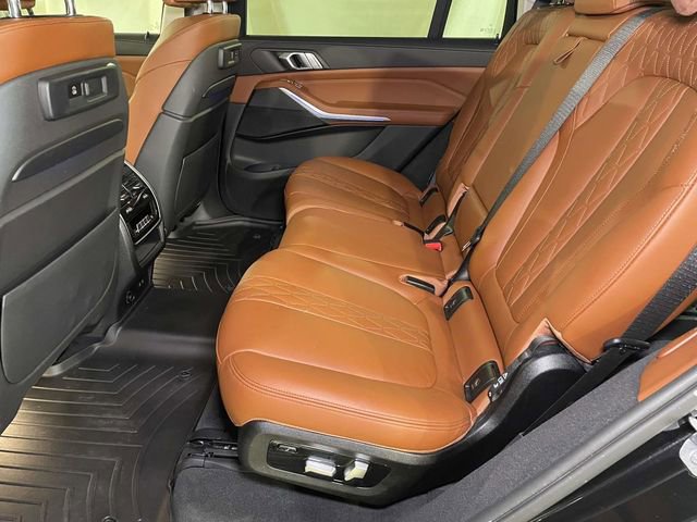 Used 2022 BMW X7 xDrive40i w/ Premium Package image 19