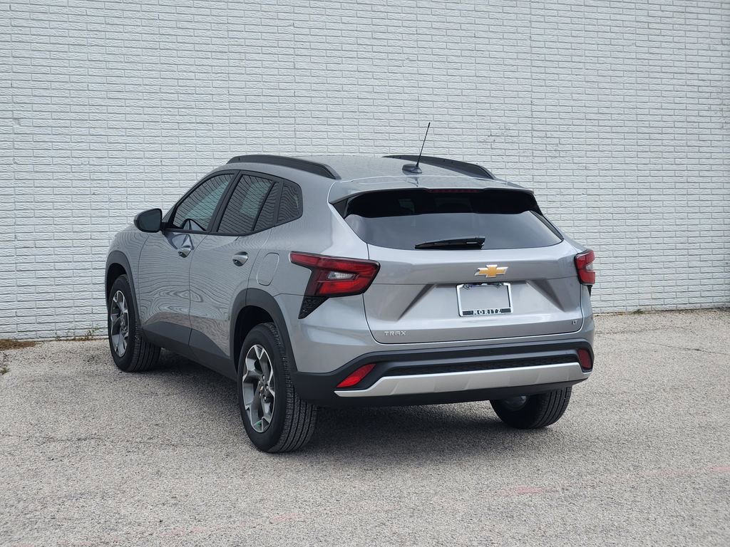 New 2026 Chevrolet Trax LT w/ Sunroof Package image 3