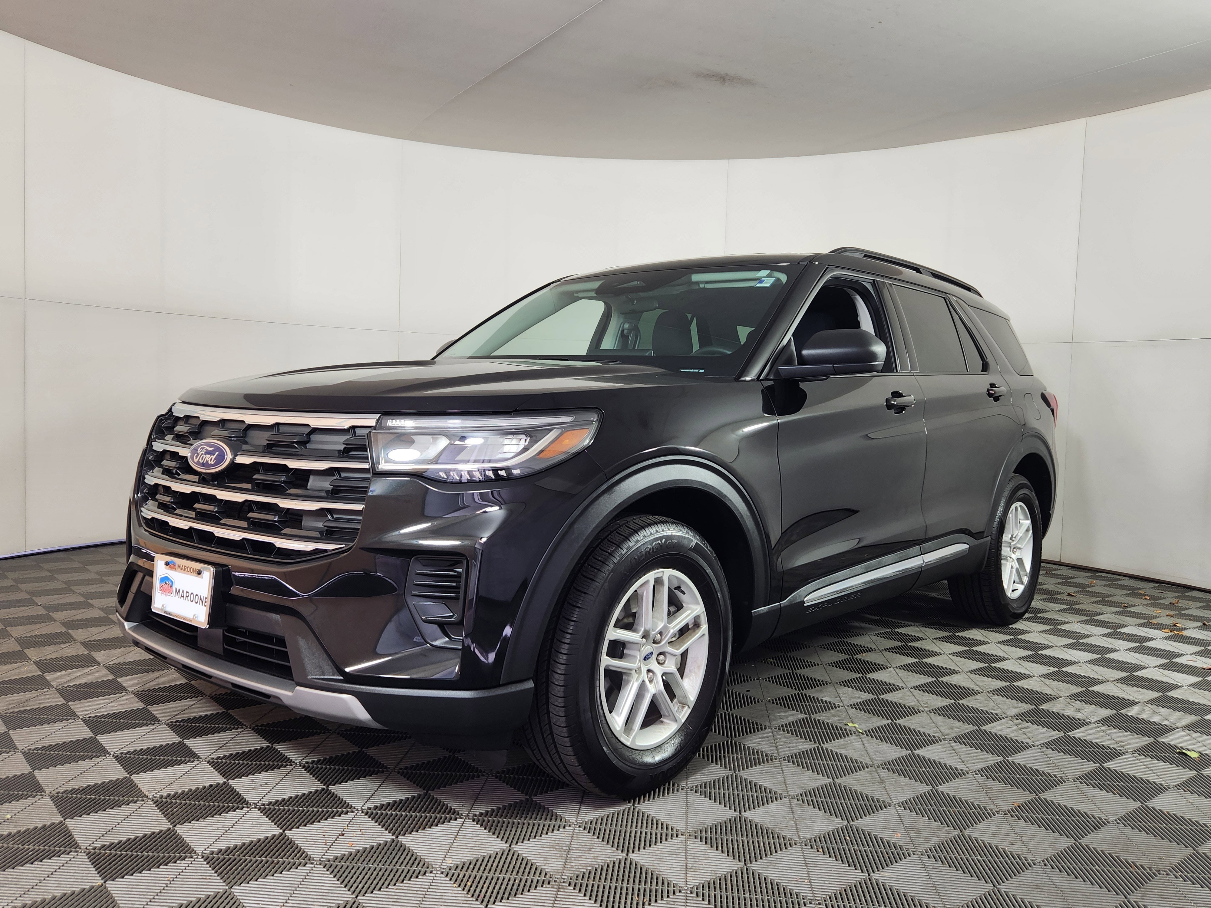 Used 2025 Ford Explorer Active video 2