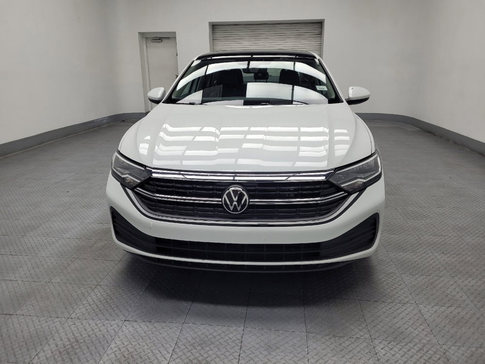 Used 2024 Volkswagen Jetta SE w/ Panoramic Sunroof Package image 15