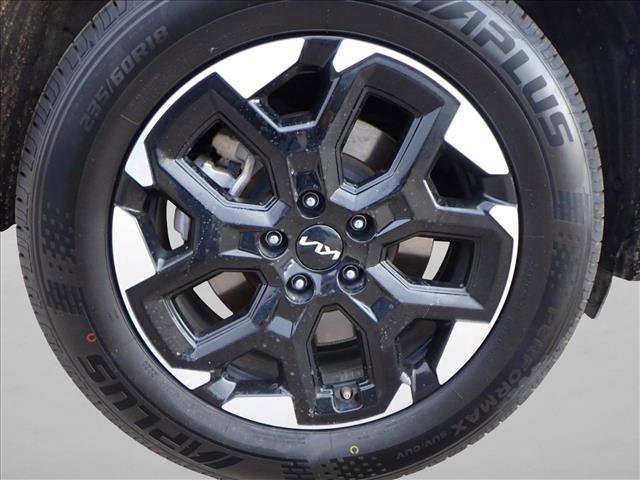 Used 2024 Kia Sorento S image 7