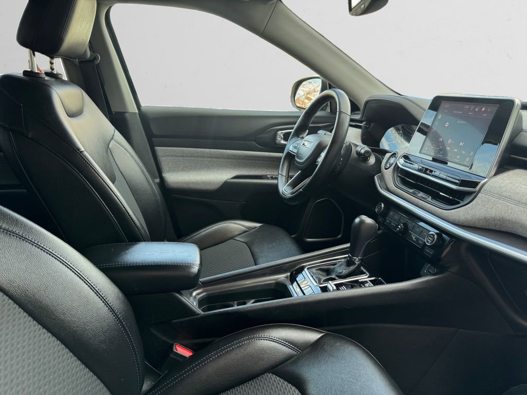 Used 2022 Jeep Compass Latitude w/ Convenience Group image 16