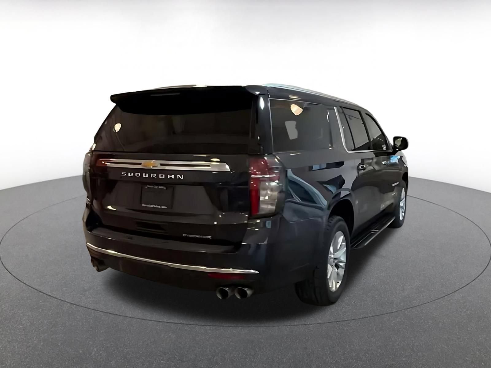 Used 2023 Chevrolet Suburban Premier AWD/4WD image 14