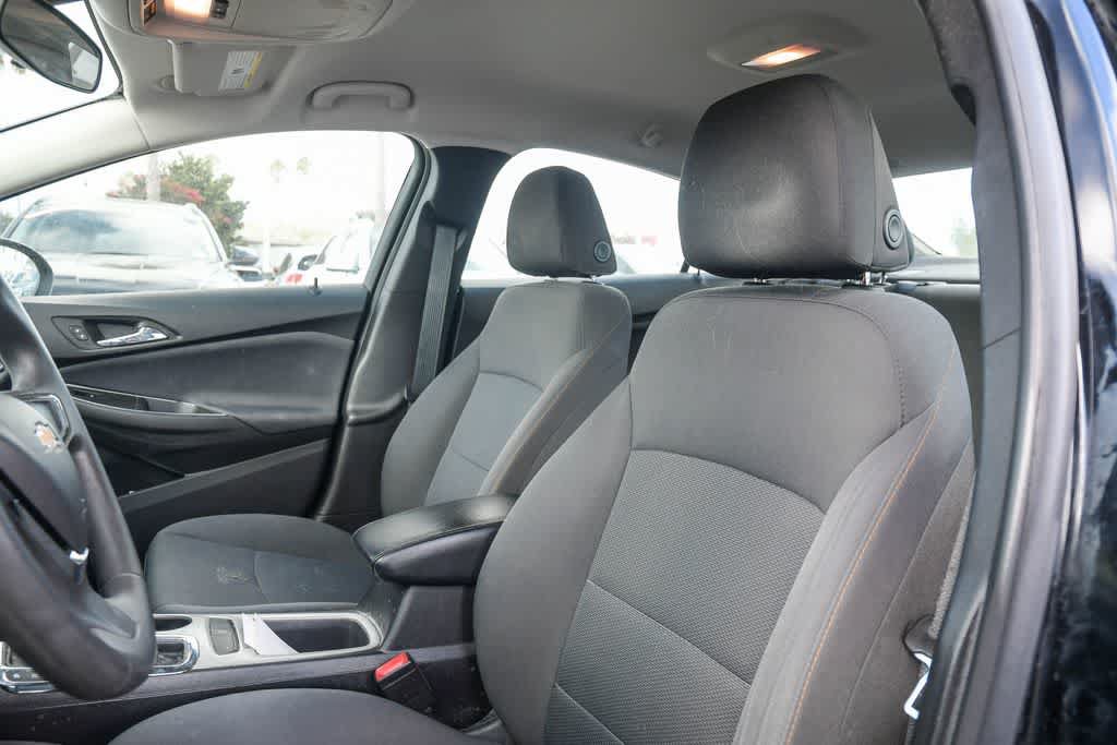 Used 2018 Chevrolet Cruze LS FWD image 14