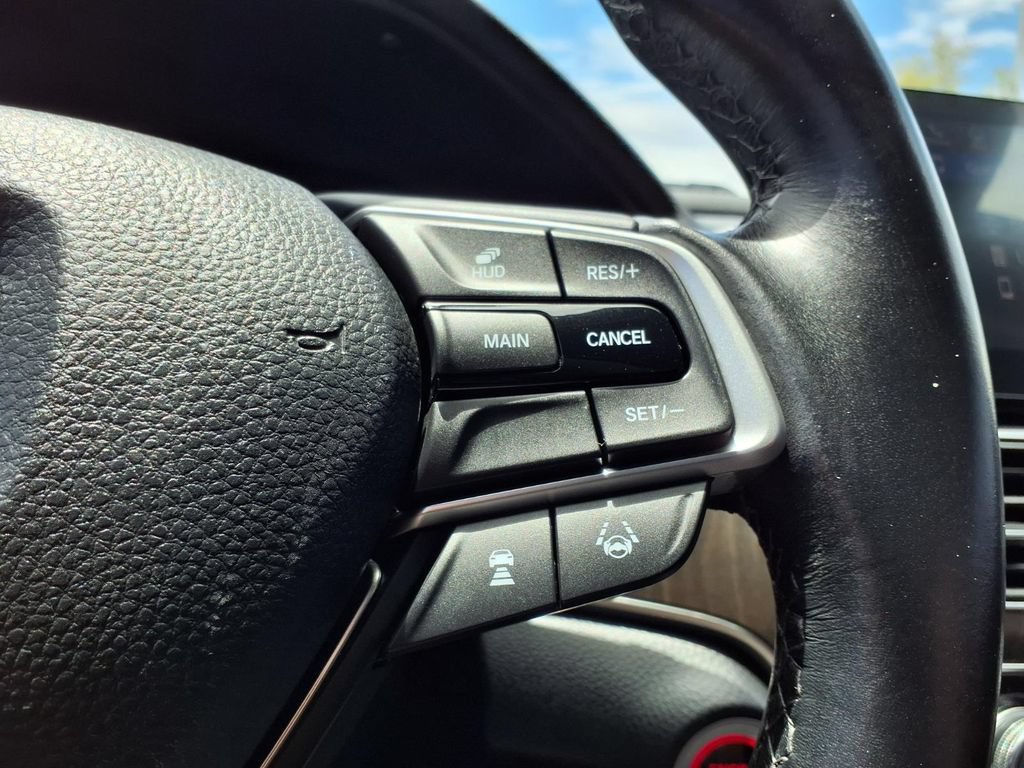 Used 2018 Honda Accord Touring image 29