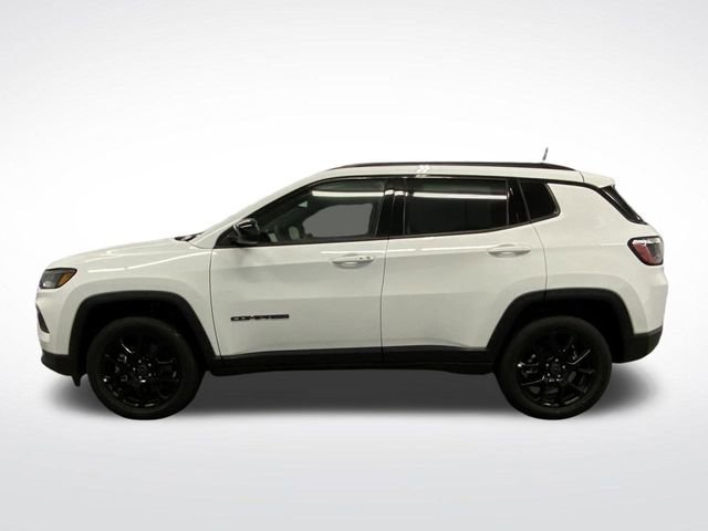 New 2025 Jeep Compass Latitude w/ Sun & Sound Group image 12