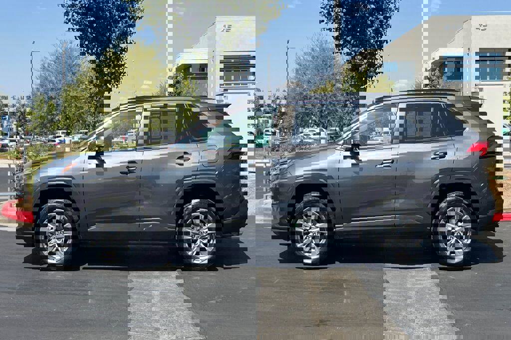 Used 2024 Toyota RAV4 XLE image 7