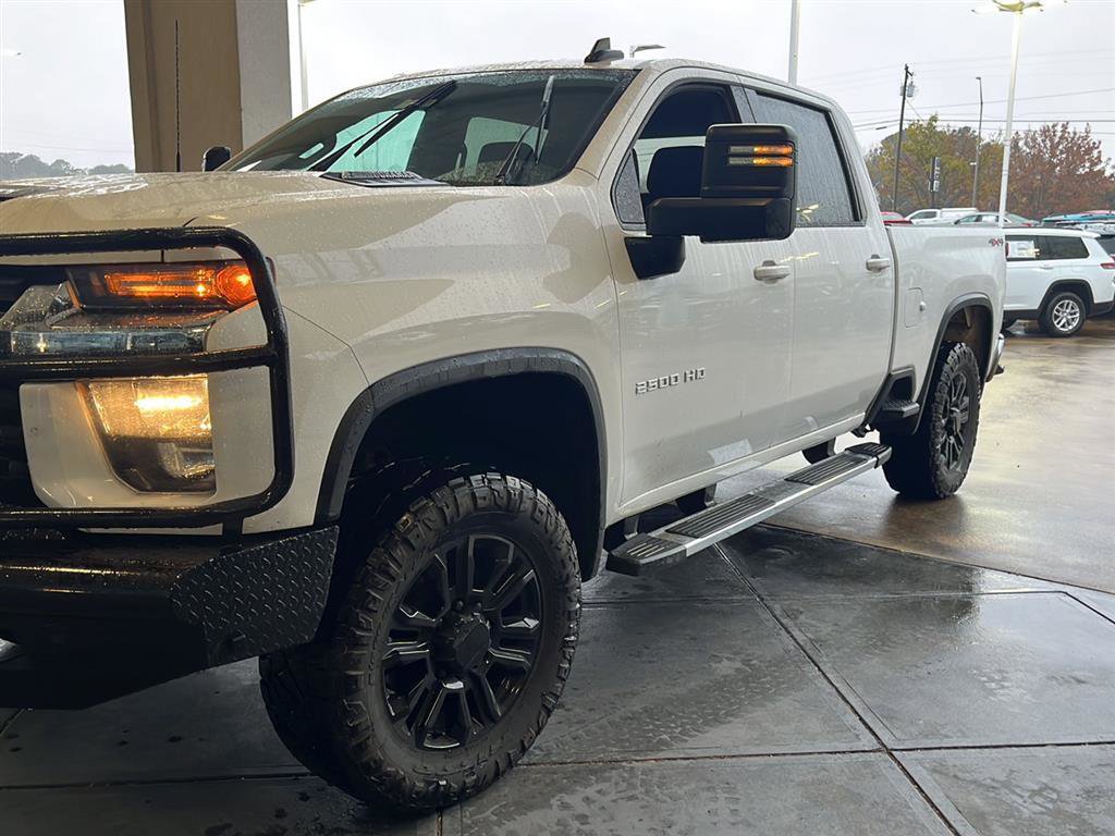 Used 2023 Chevrolet Silverado 2500 LT image 1