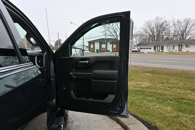 Used 2020 Chevrolet Silverado 1500 LTZ w/ LTZ Premium Package image 18