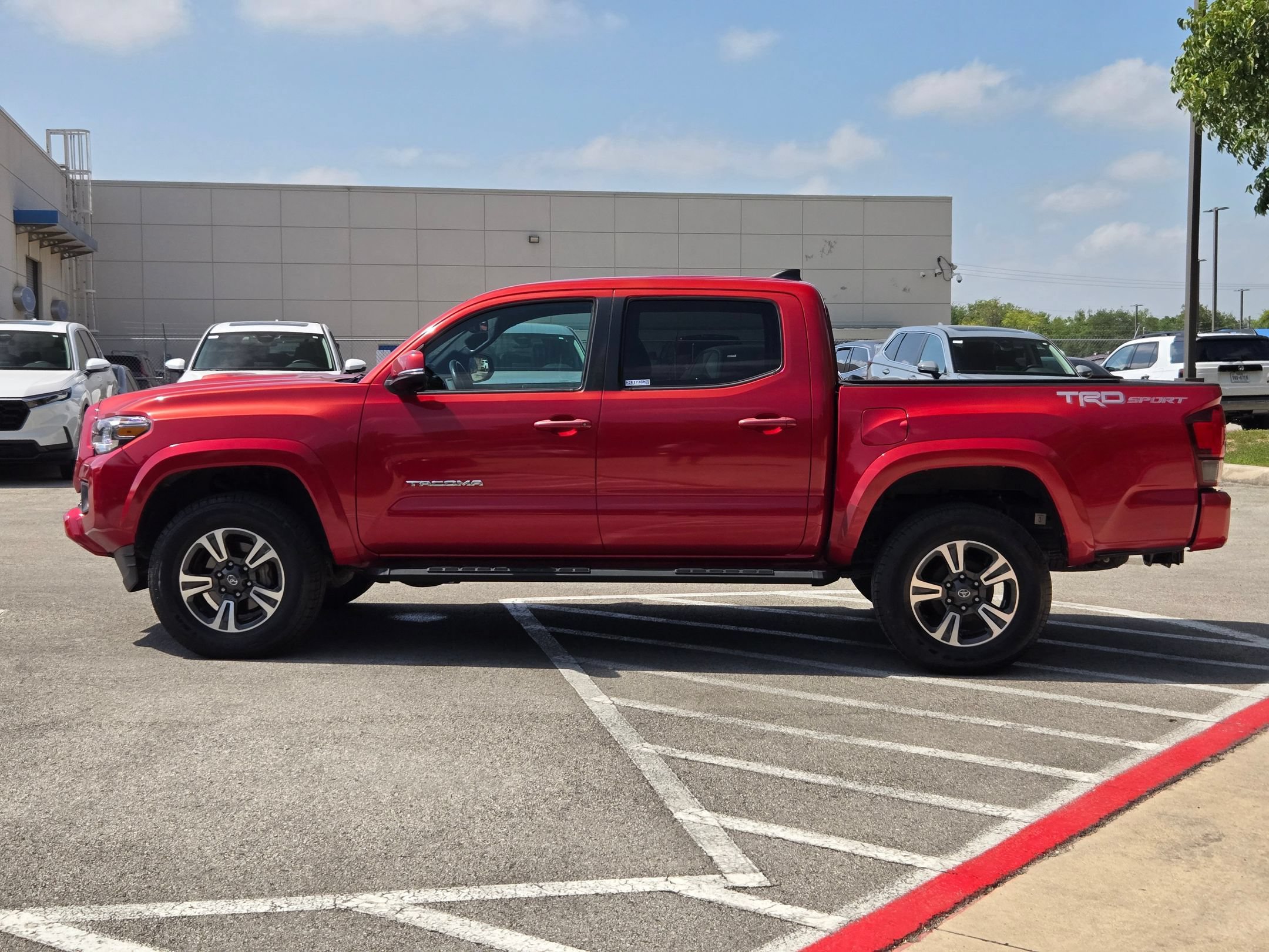 Used 2019 Toyota Tacoma TRD Sport RWD image 6