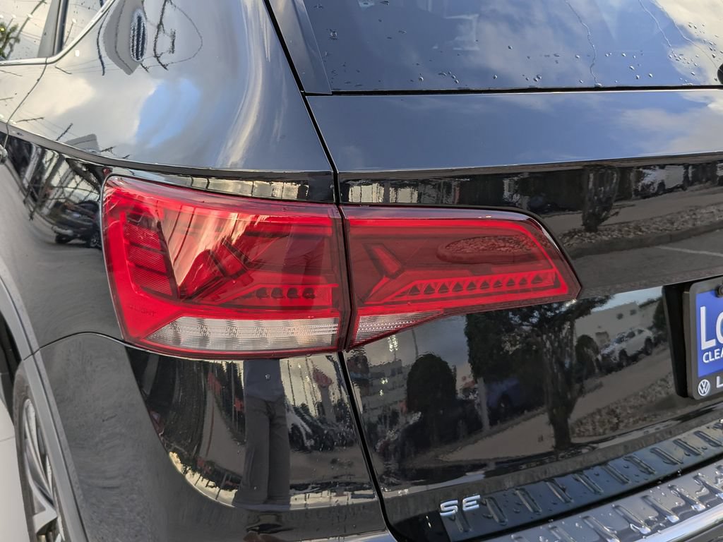 Certified 2023 Volkswagen Taos SE FWD image 8