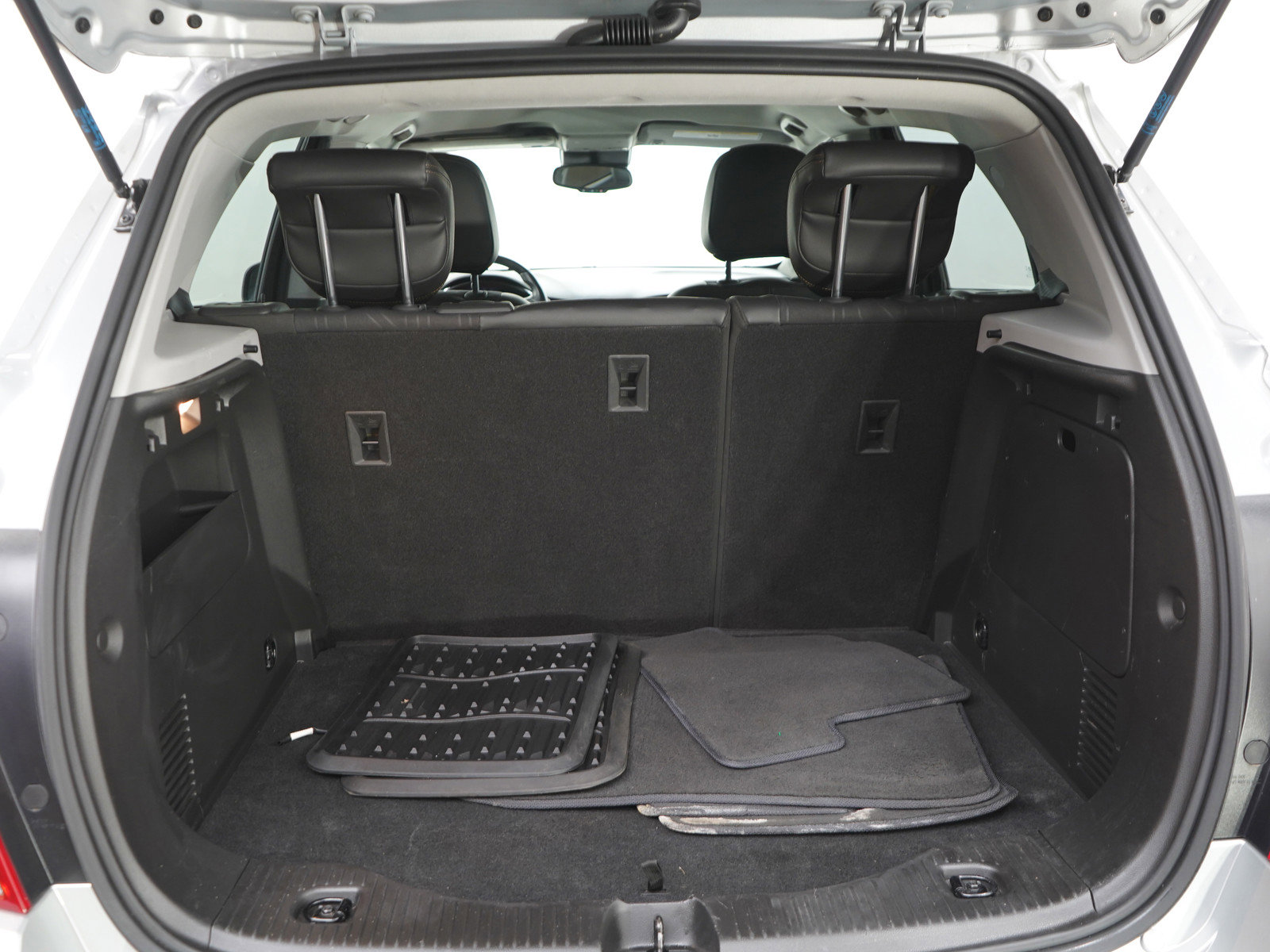 Used 2020 Chevrolet Trax LT w/ LT Convenience Package FWD image 9