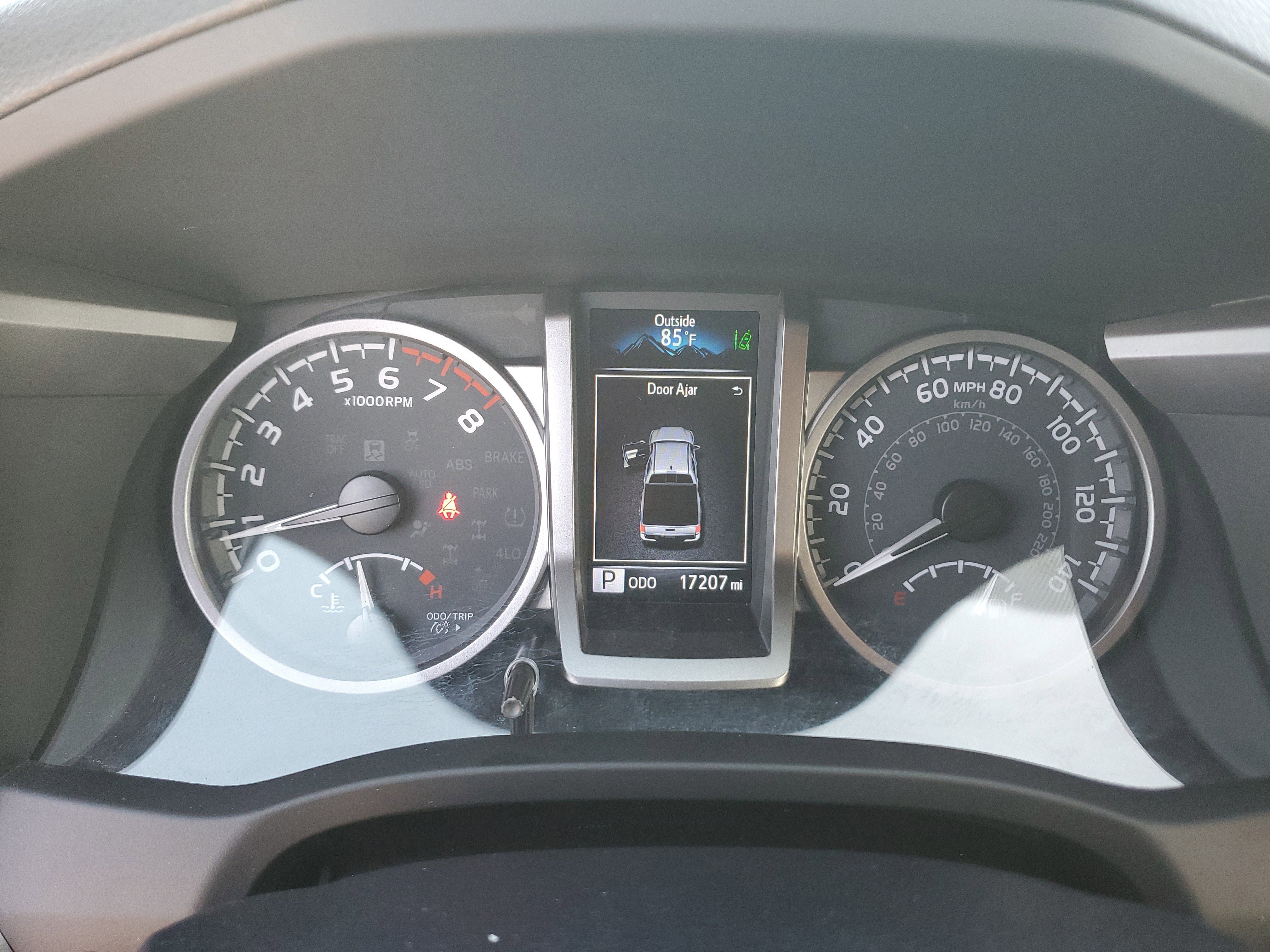 Used 2022 Toyota Tacoma Limited image 32