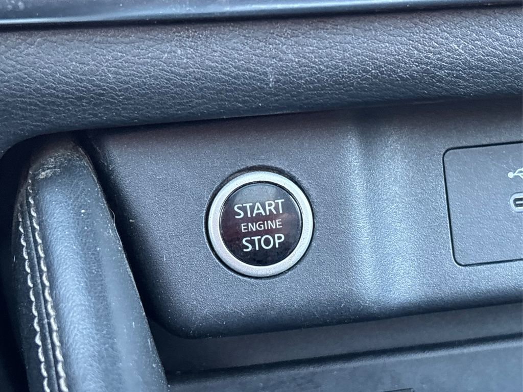 Used 2022 Nissan Rogue Platinum w/ Head-Up Display Package image 25