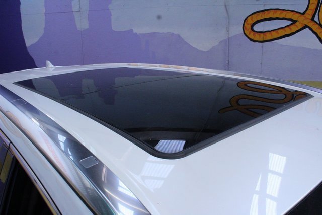 Used 2017 Toyota Highlander Limited image 5