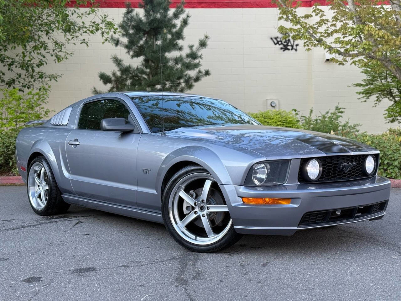Used 2006 Ford Mustang GT Premium RWD image 3