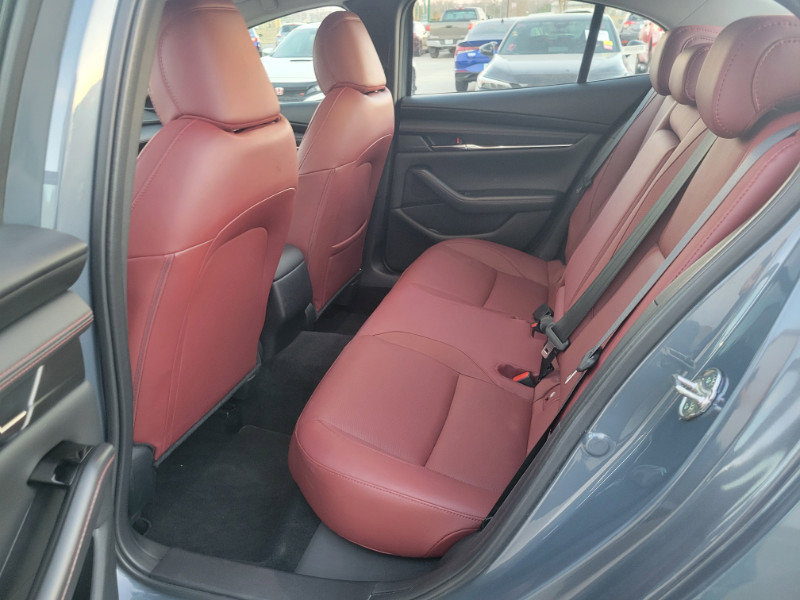 Used 2025 MAZDA MAZDA3 s image 19