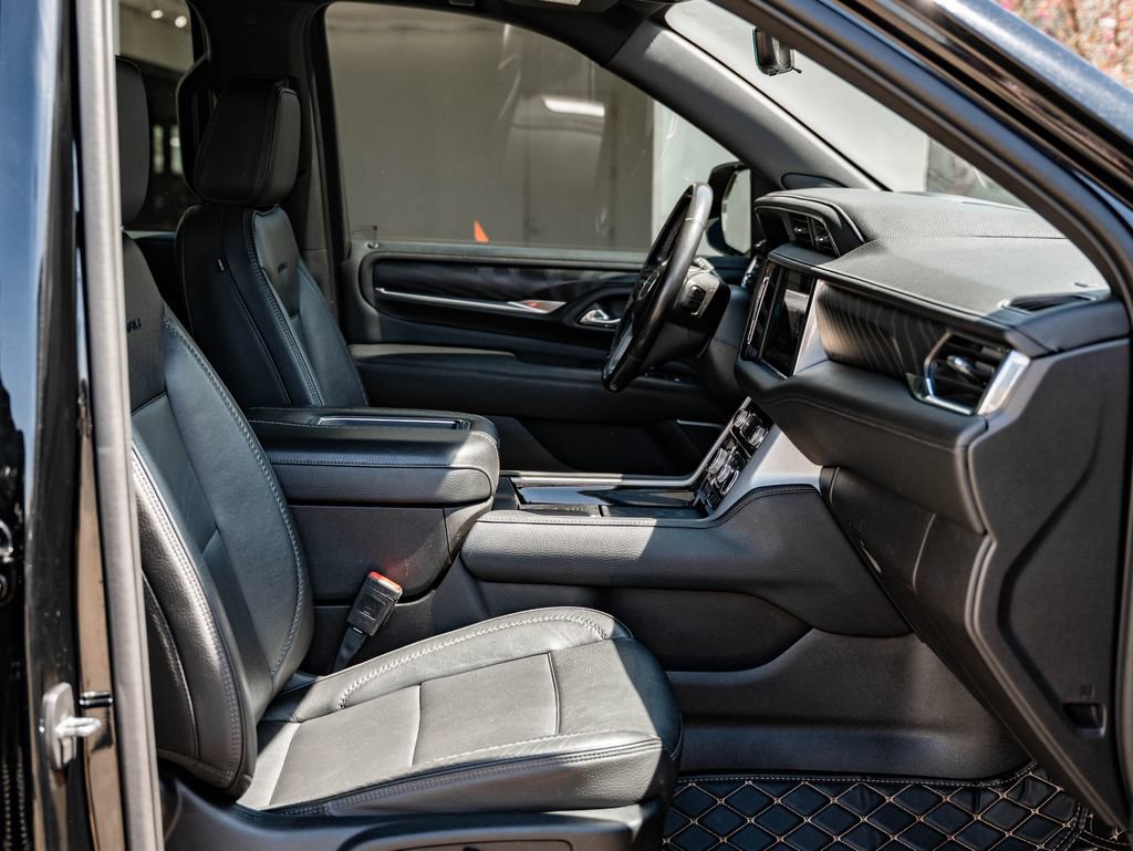 Used 2021 GMC Yukon Denali w/ Denali Premium Package image 29