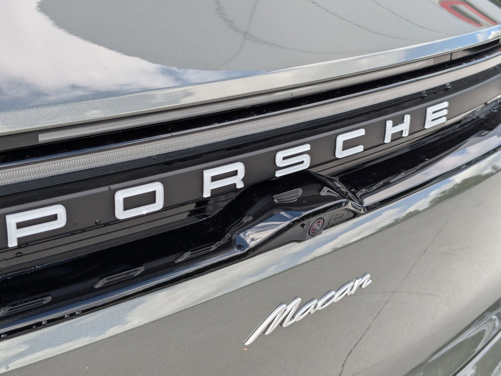 New 2025 Porsche Macan Electric image 13