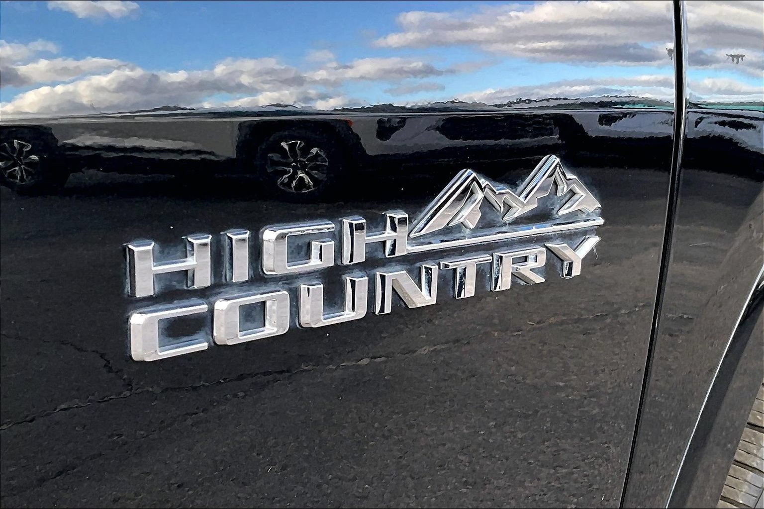 Used 2022 Chevrolet Traverse High Country w/ LPO, Floor Liner Package AWD/4WD image 34