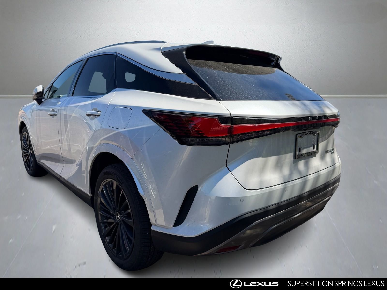 Used 2025 Lexus RX 350h w/ Convenience Package image 4