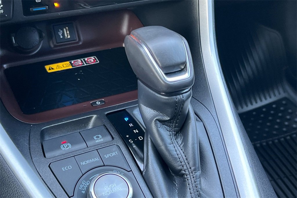 Used 2025 Toyota RAV4 Limited image 23